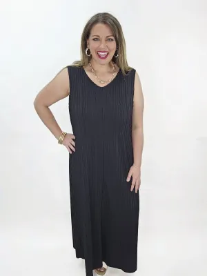 BLACK TEXTURED SLEEVELESS MAXI DRESS