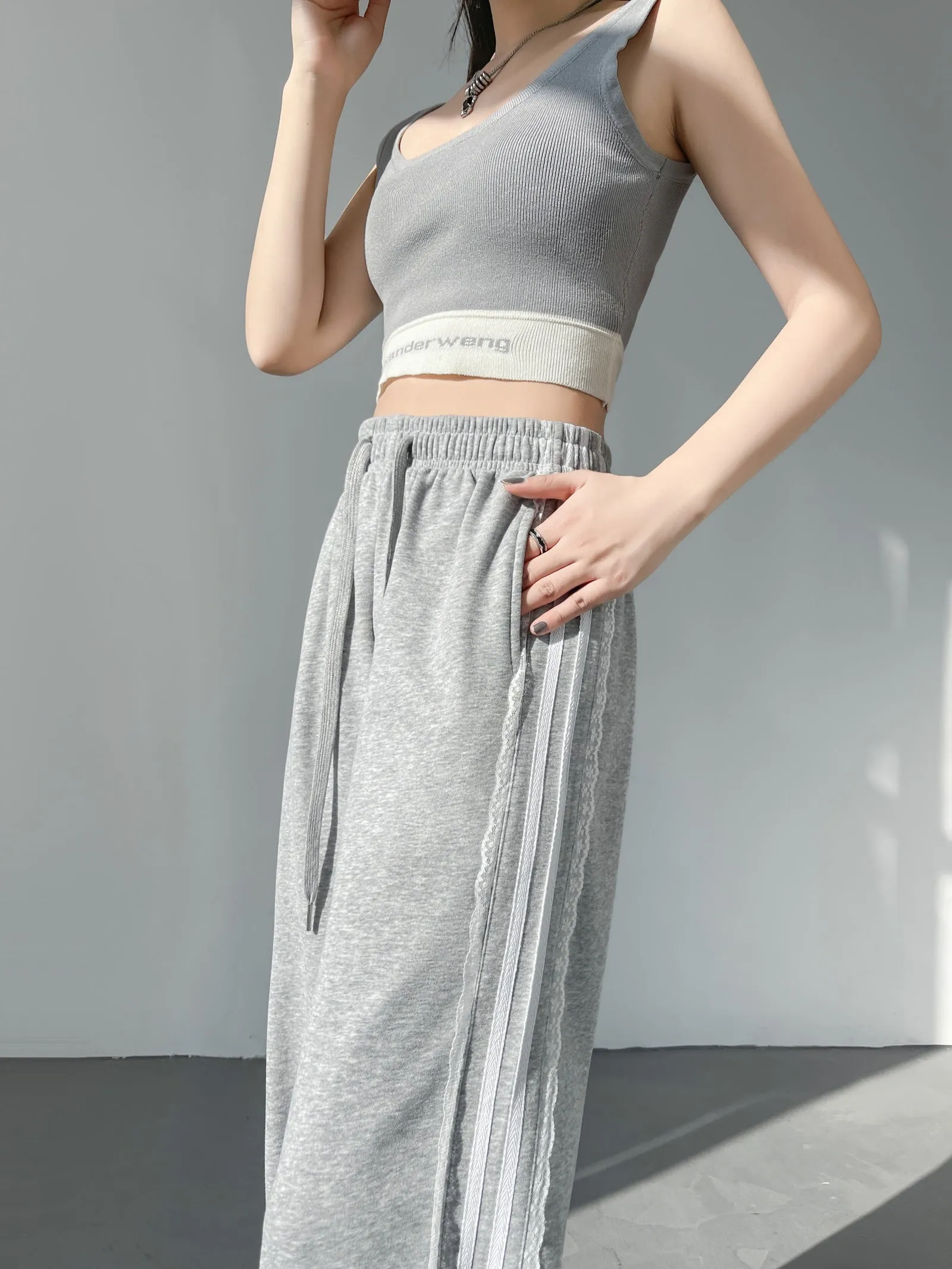 Casual and Chic Women's Sweatpants with Soft Drawstring Cuffs