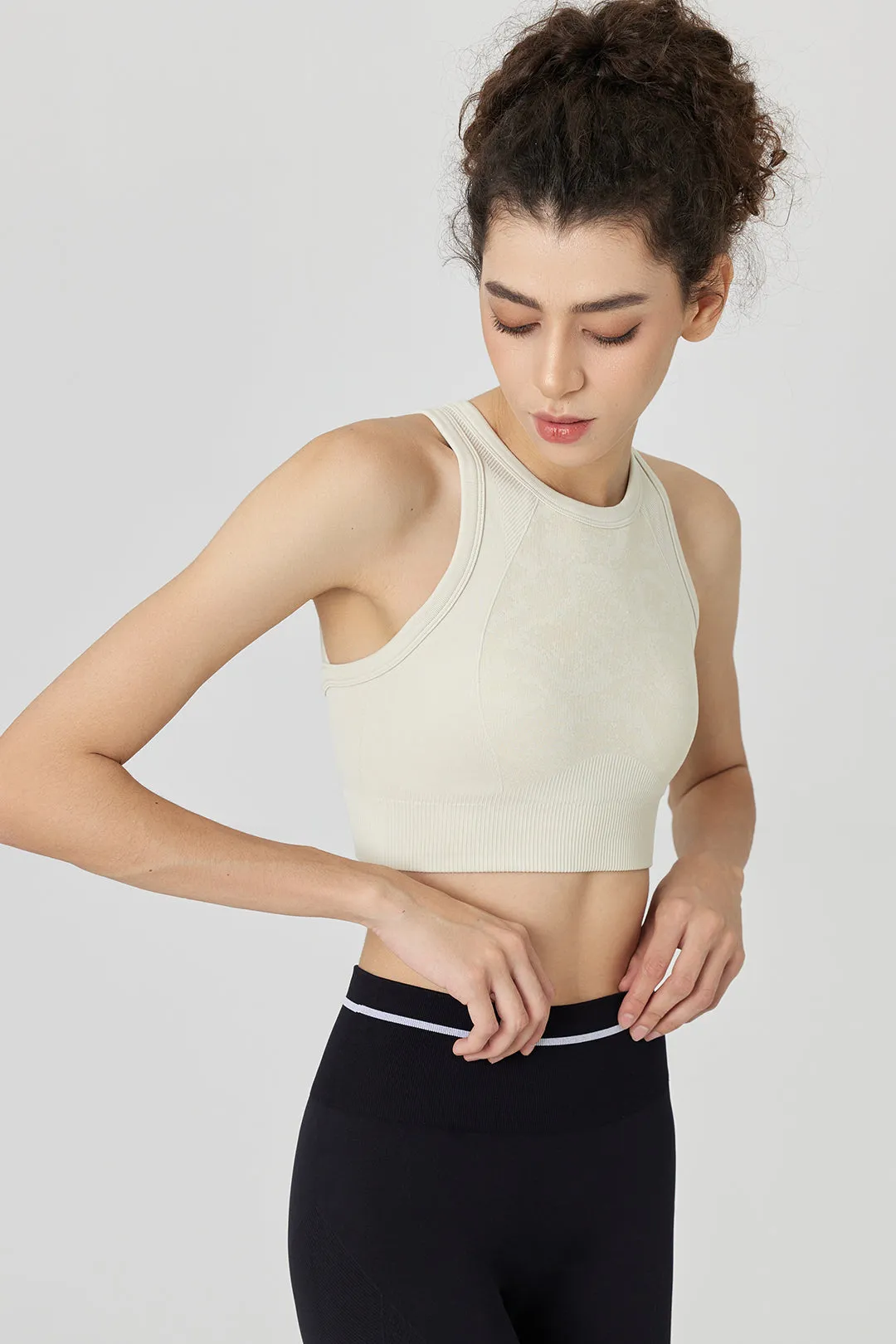 Jacquard Seamless Knit Sports Bra with Built-in Cups