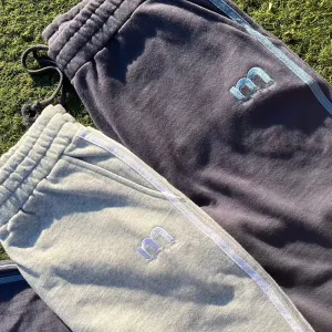 line sweat pants