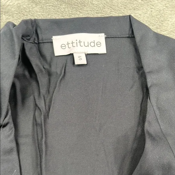 NEW Ettitude S Onyx Black Pajama Short Sleeve Shirt Top with White Trim