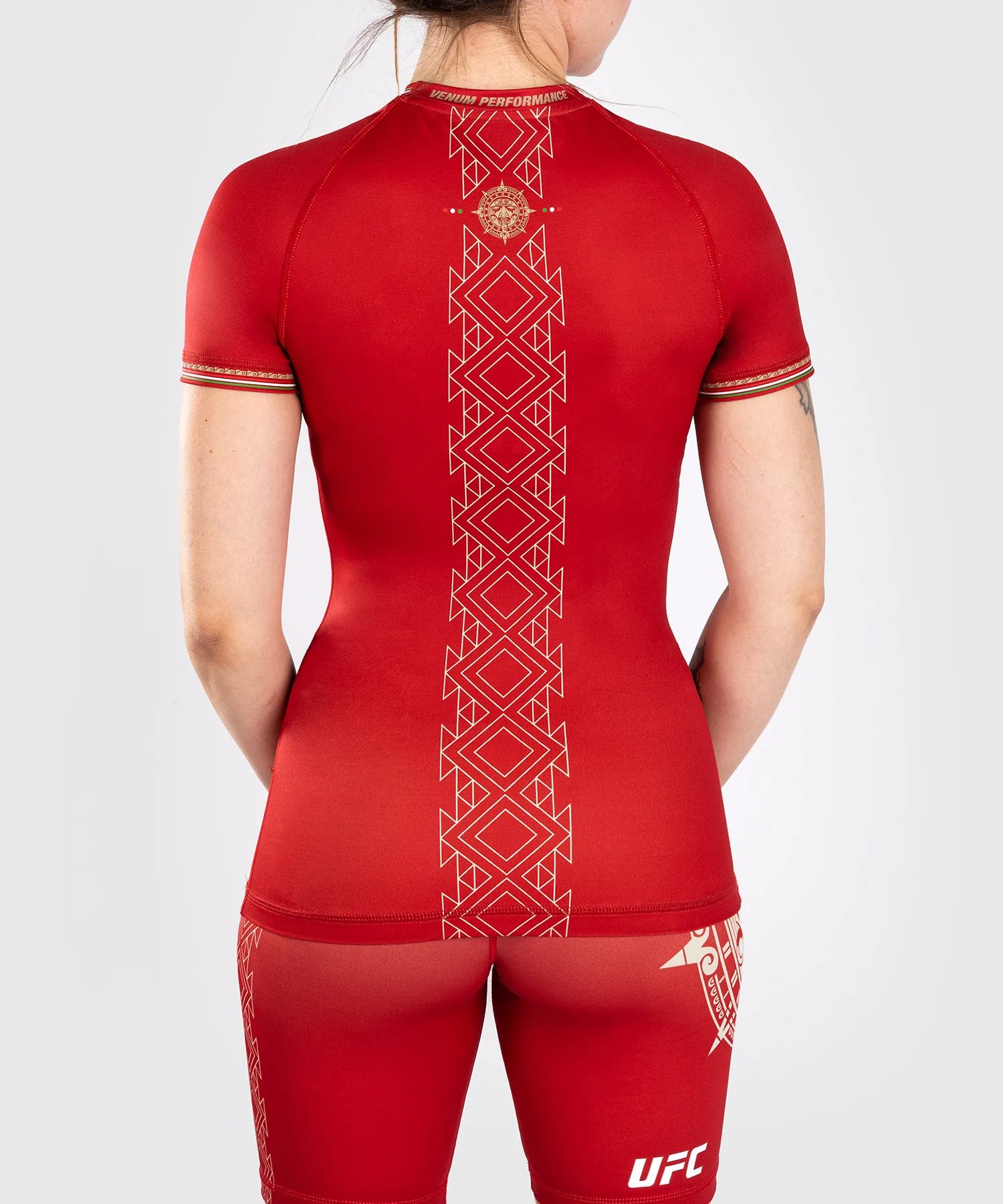 Noche UFC by Venum Authentic Fight Night Performance Rashguard met korte mouwen voor dames, rood