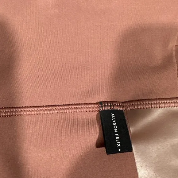 NWT $69 Athleta x Allyson Felix [ 1X ] Legend Shortie Shorts‎ Hearth Rose