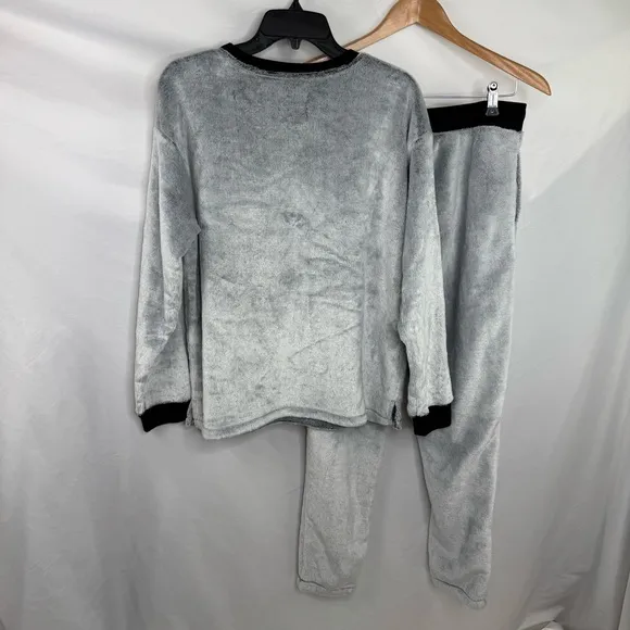 Peanuts Snoopy 2 Piece Loung Wear set Super Soft Velour Excellent Condition Med