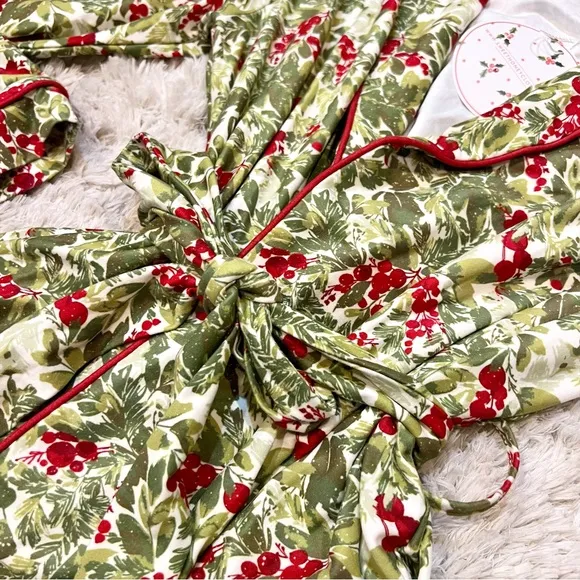 SWEETHONEY WOMEN'S ROBE - HOLIDAY FOLIAGE CHRISTMAS ROBE NWT