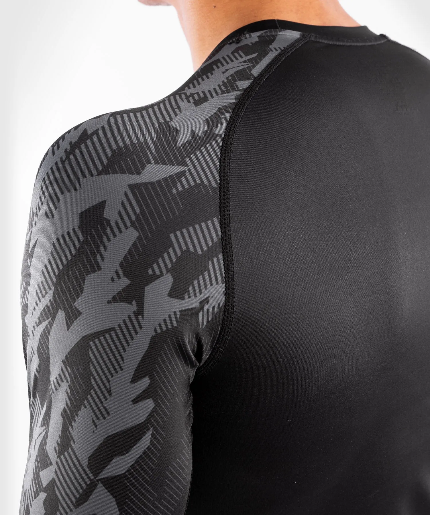 T-shirt de Compression Manches Longues Homme UFC Venum Authentic Fight Week - Noir