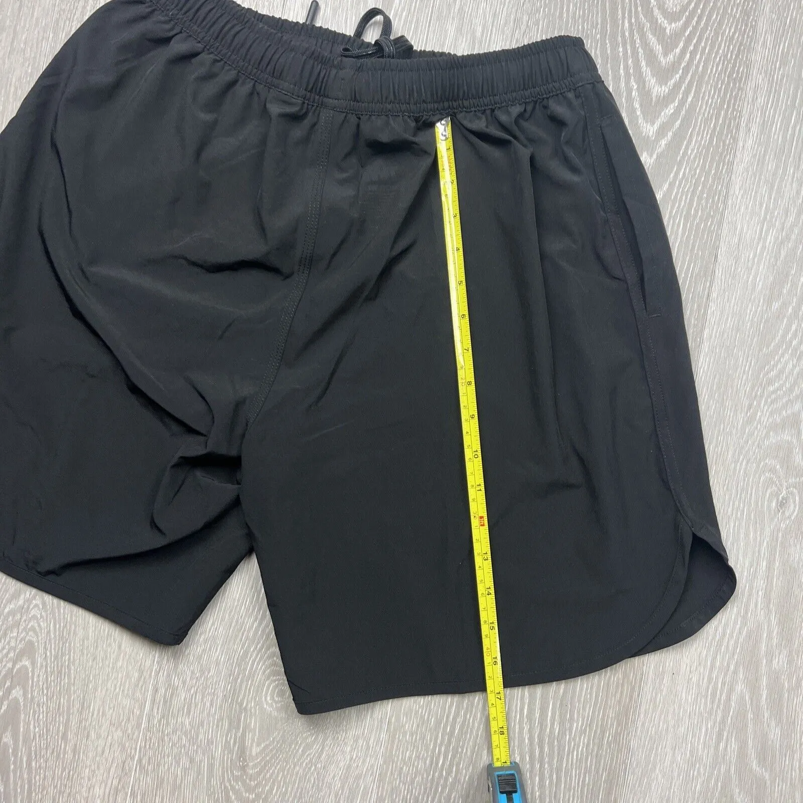 TWL Mens Black Athletic Shorts Size Medium