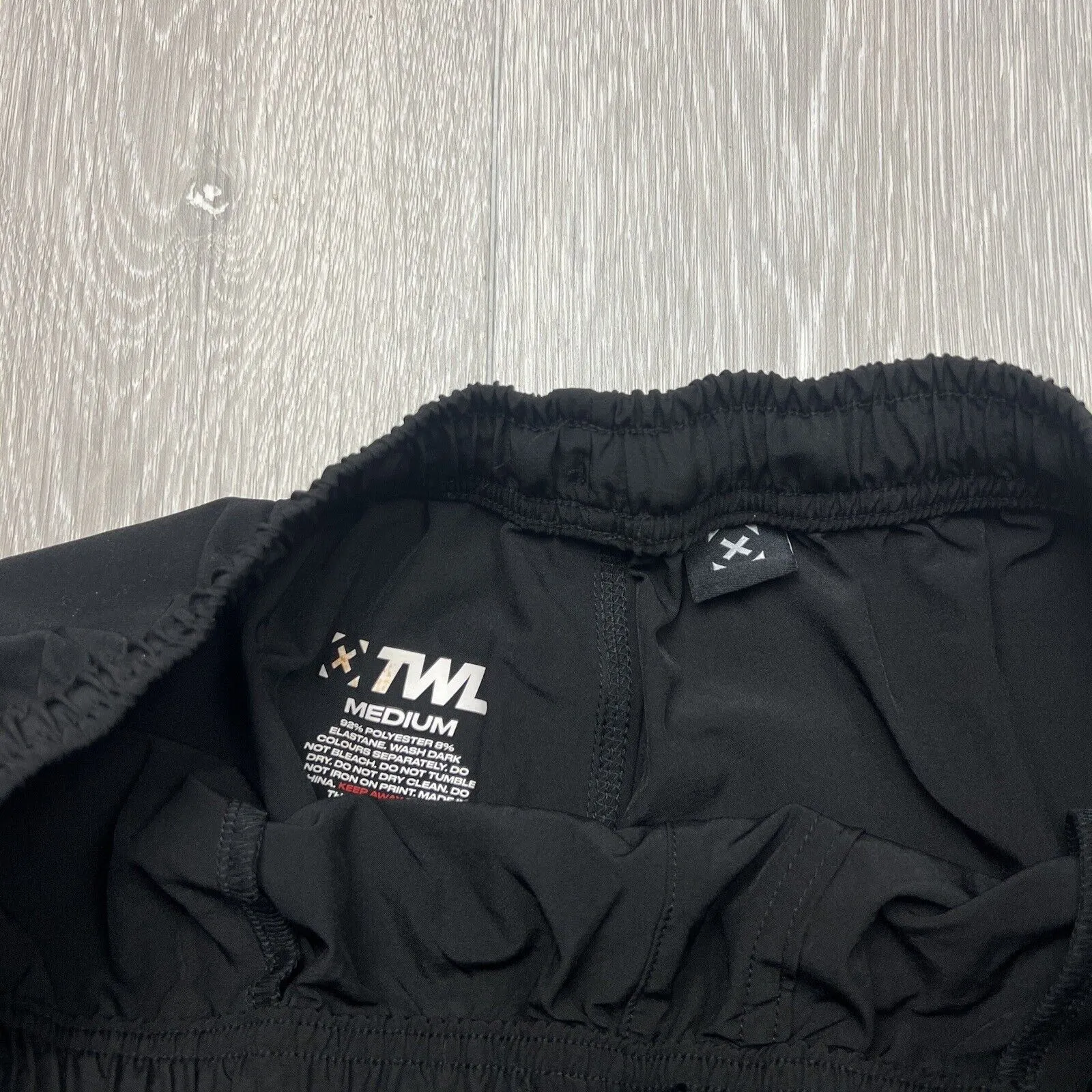 TWL Mens Black Athletic Shorts Size Medium