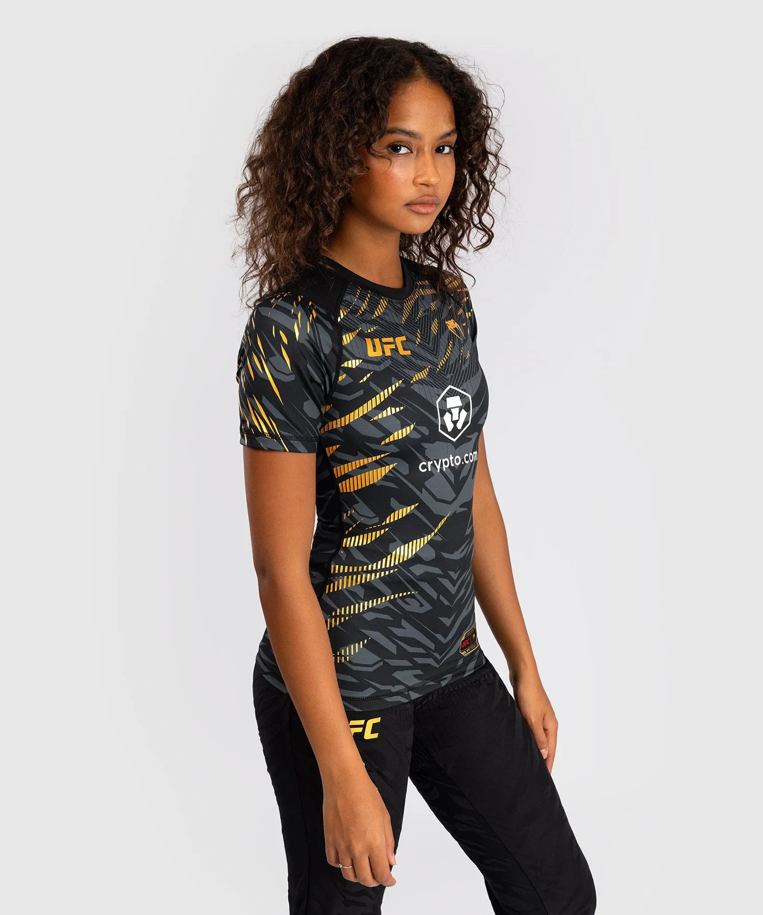 UFC Fusion by Venum Authentic Fight Night Korte Mouwen Performance Rashguard voor Dames - Champion