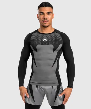 Venum Attack Rashguard a Maniche Lunghe da Uomo - Nero/Grigio