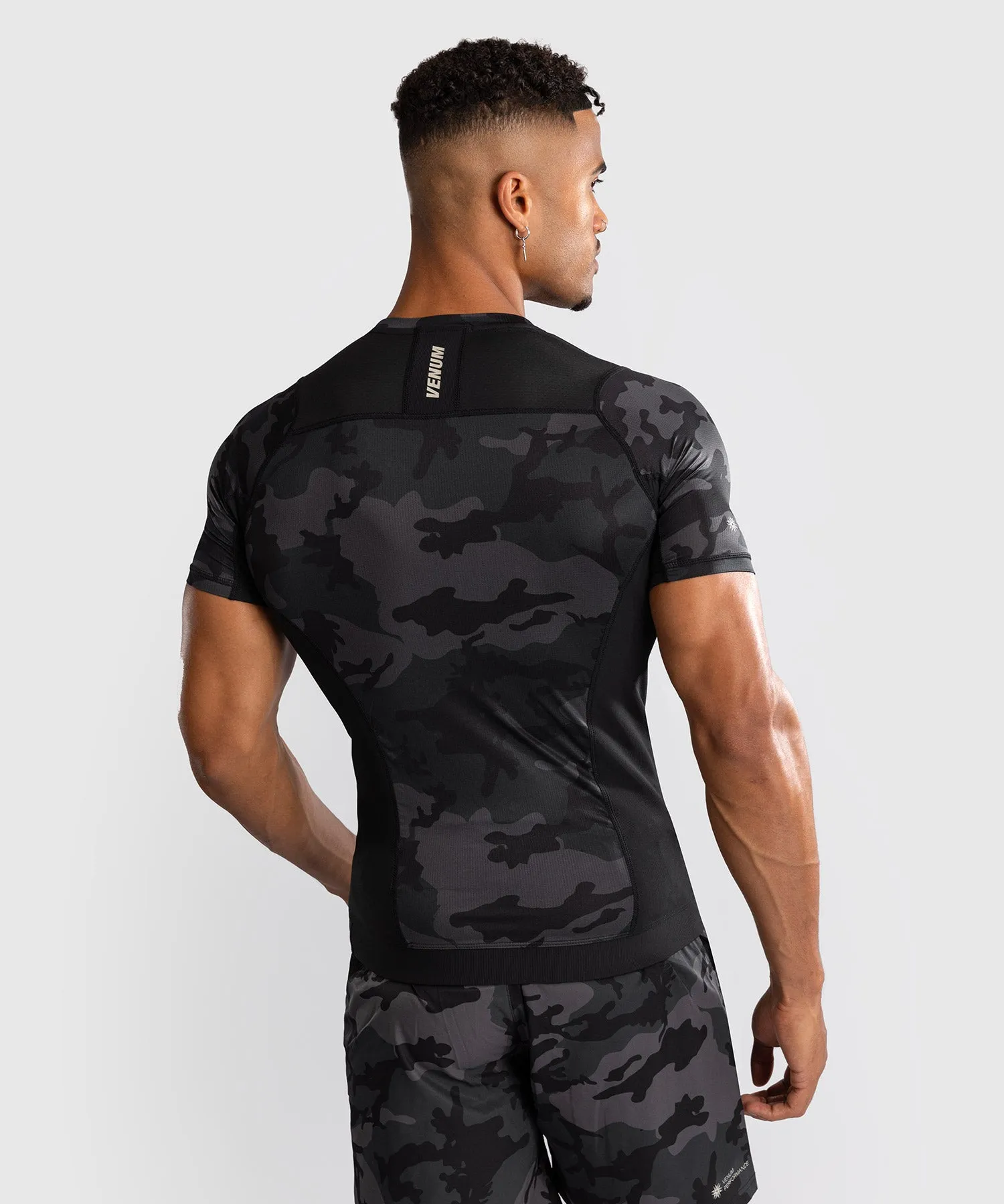 Venum G-Fit Air Rashguard Maniche Corte da Uomo - Camo Urbano Digitale