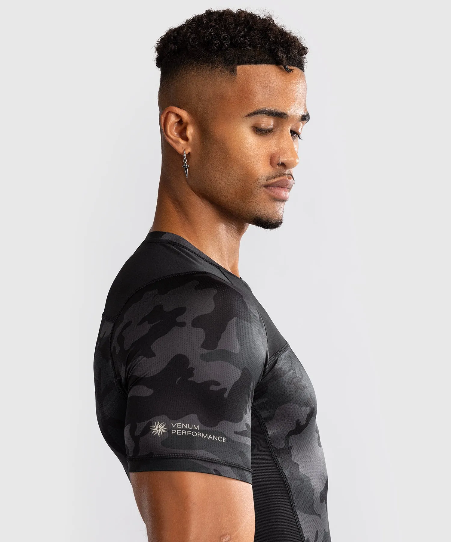 Venum G-Fit Air Rashguard Maniche Corte da Uomo - Camo Urbano Digitale