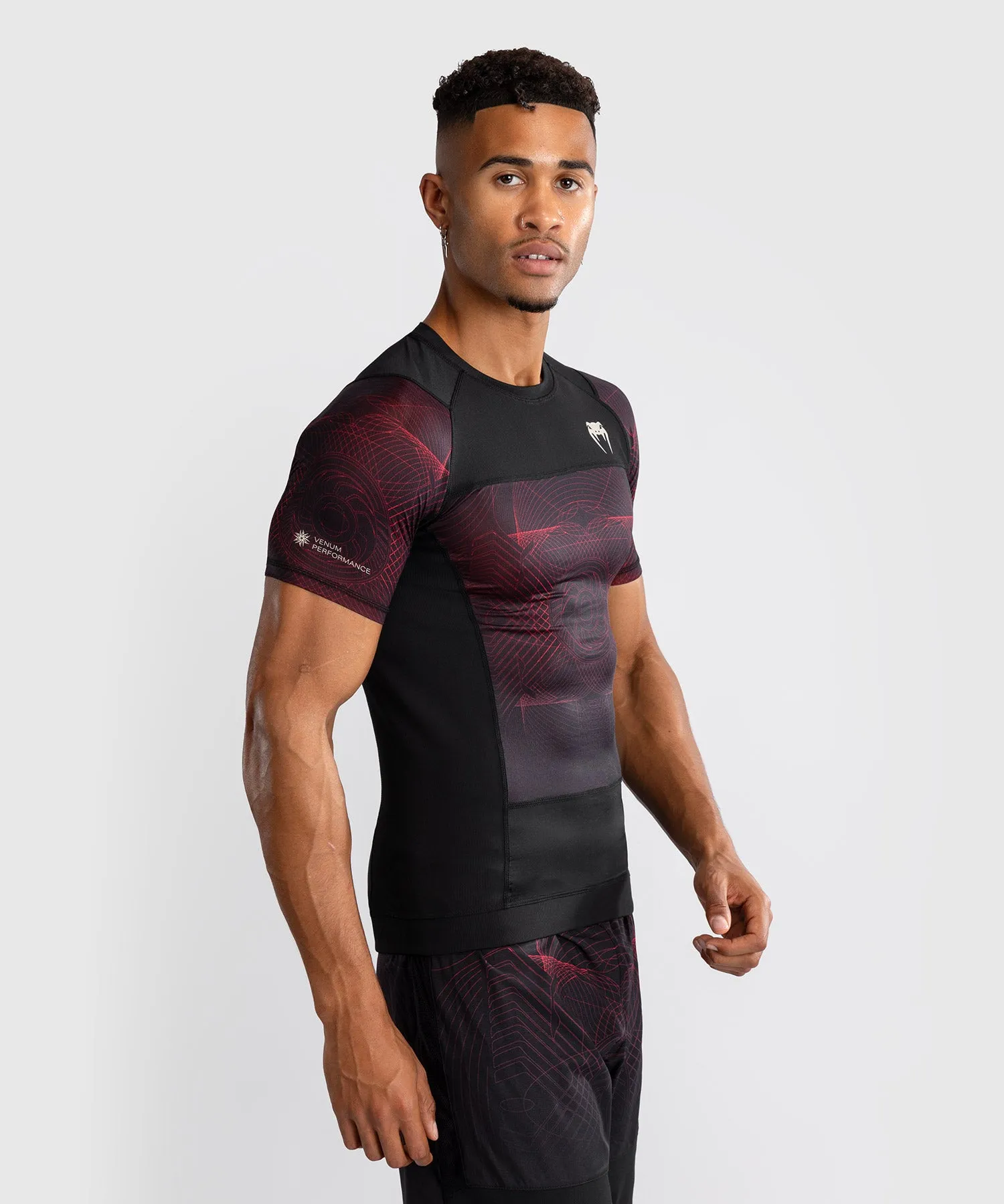 Venum G-Fit Air Rashguard Maniche Corte da Uomo - Nero Profondo/Rosso Fuoco
