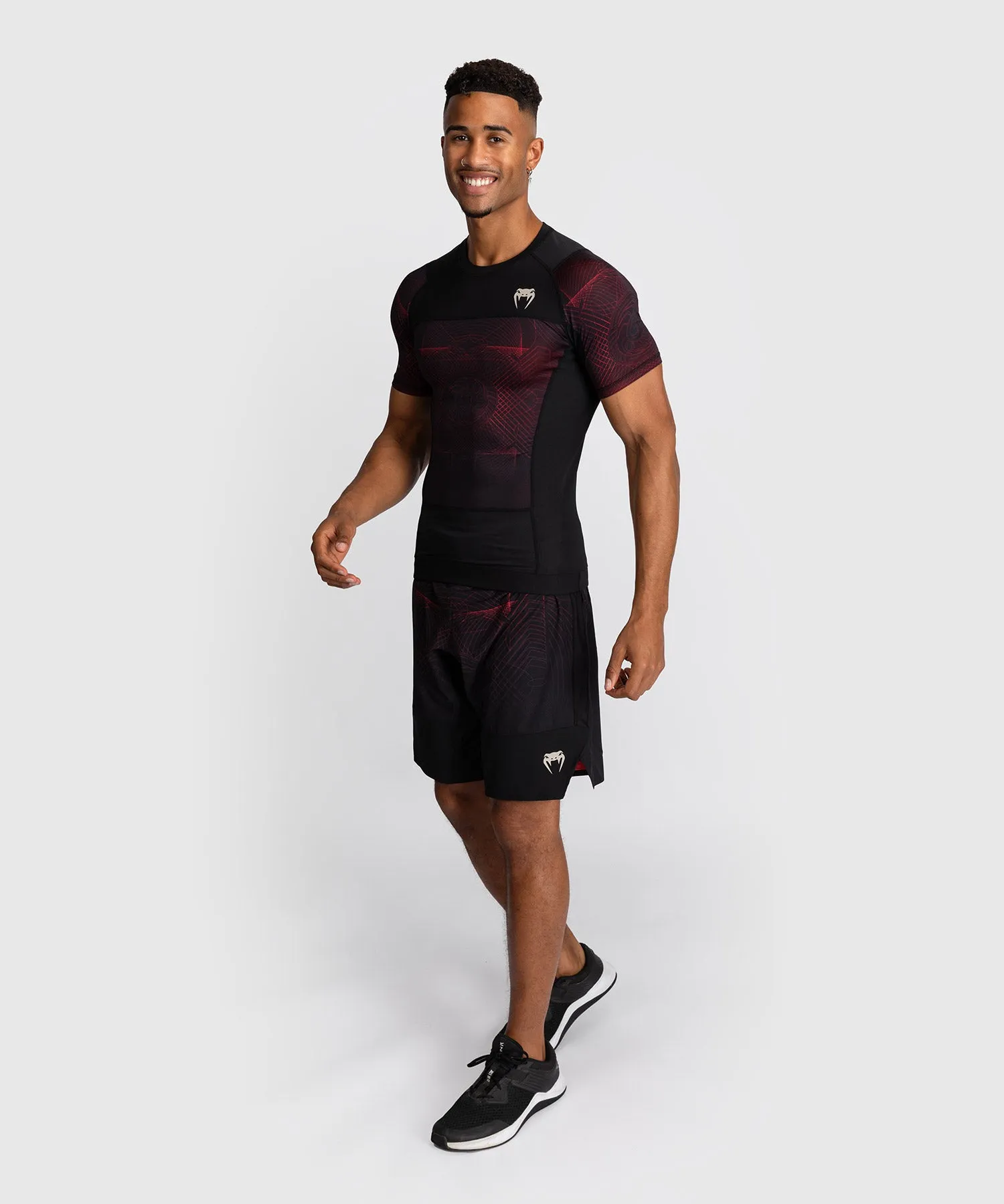 Venum G-Fit Air Rashguard Maniche Corte da Uomo - Nero Profondo/Rosso Fuoco