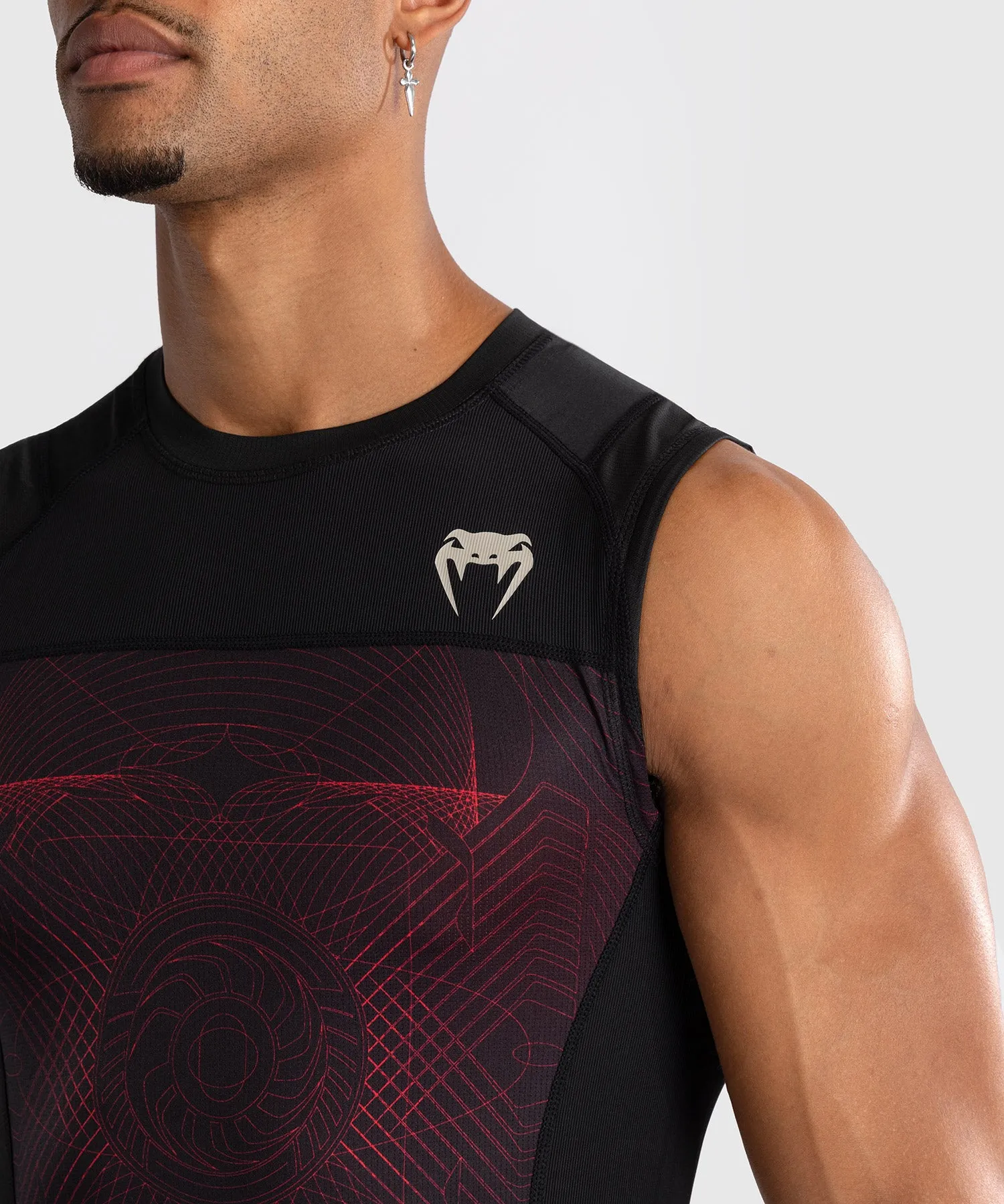 Venum G-Fit Air Rashguard Senza Maniche da Uomo - Nero Profondo/Rosso Fuoco