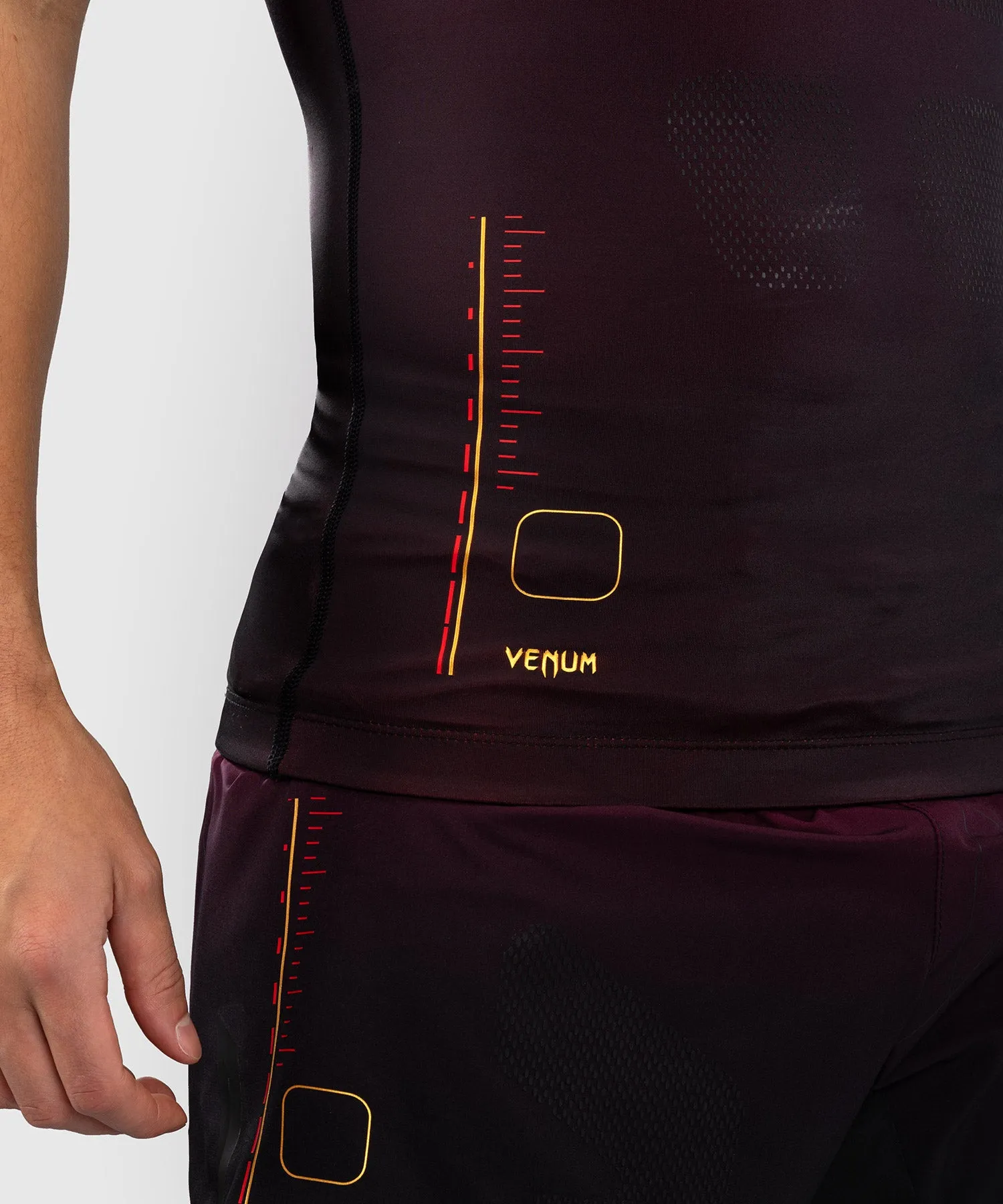 Venum Tactical XT Heren-Rashguard met korte mouwen - Zwart/Bourgondië/Goud