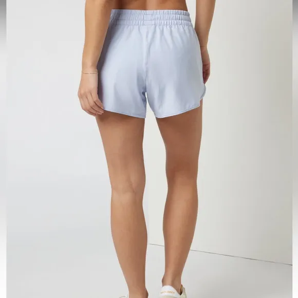 Vuori Clementine 2.0 Shorts in Peri Size X Large NWT