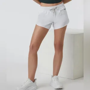 Vuori Clementine Short 2.0 4” Women's Performance Shorts Size S White NWT