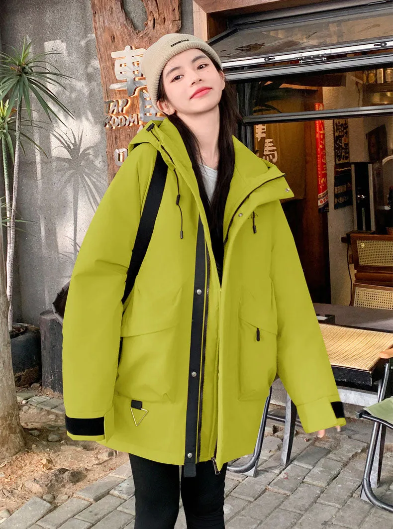 Water-Resistant Hooded Puffer Jacket Suitable for Climbing