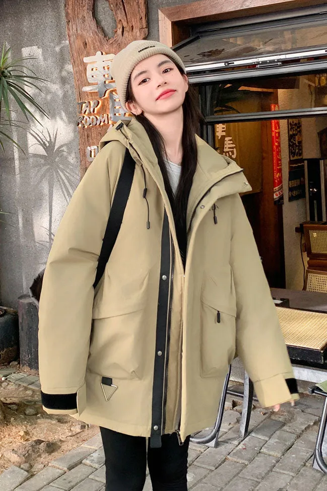 Water-Resistant Hooded Puffer Jacket Suitable for Climbing