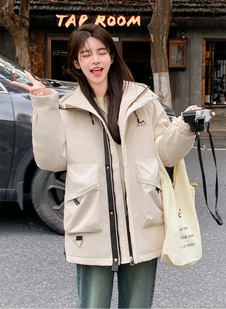 Water-Resistant Hooded Puffer Jacket Suitable for Climbing