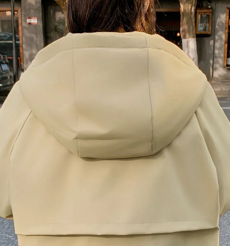 Water-Resistant Hooded Puffer Jacket Suitable for Climbing