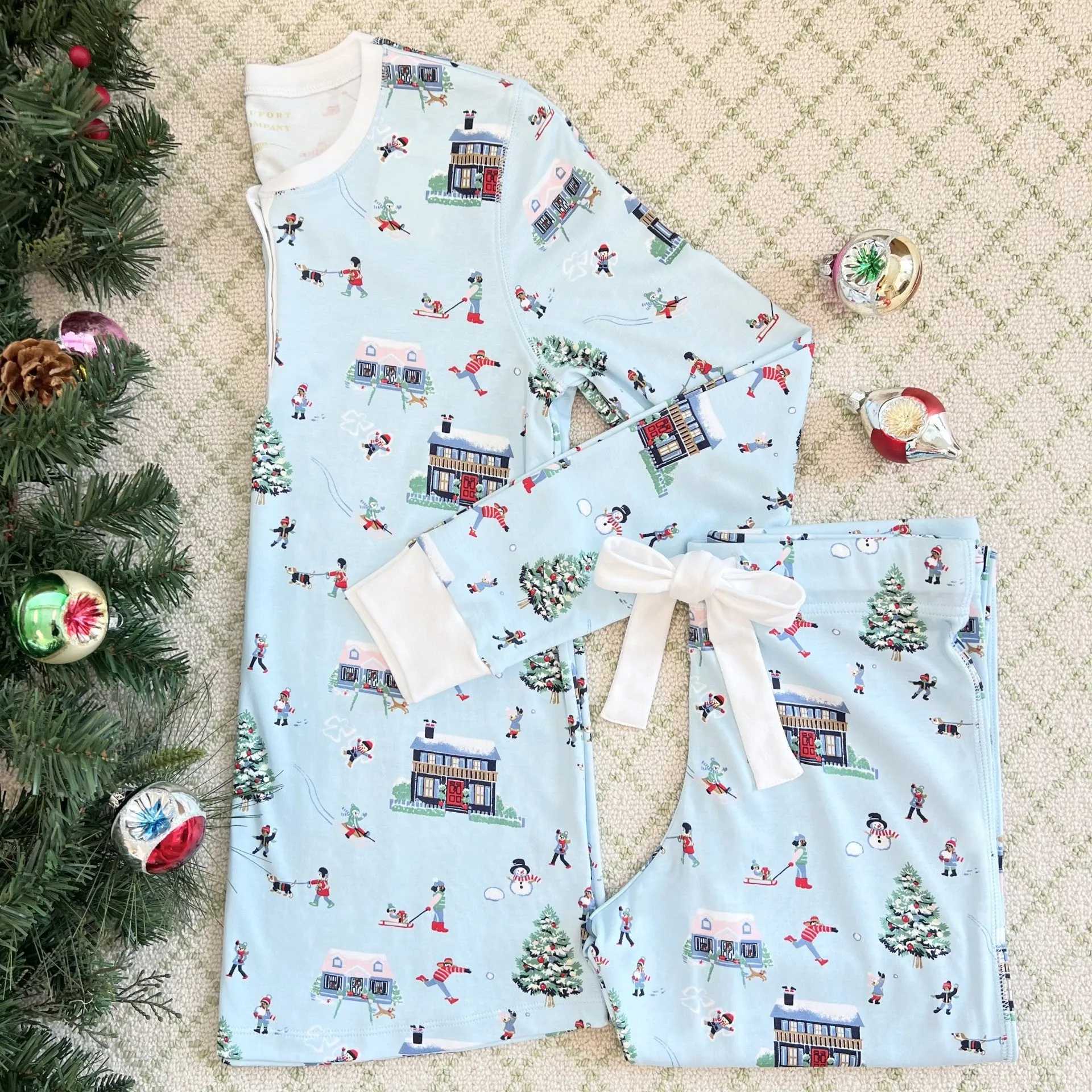 Wimberley's Wine Down Night Night - Catalpa Christmas with Worth Avenue White