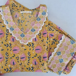 Yellow pink floral set